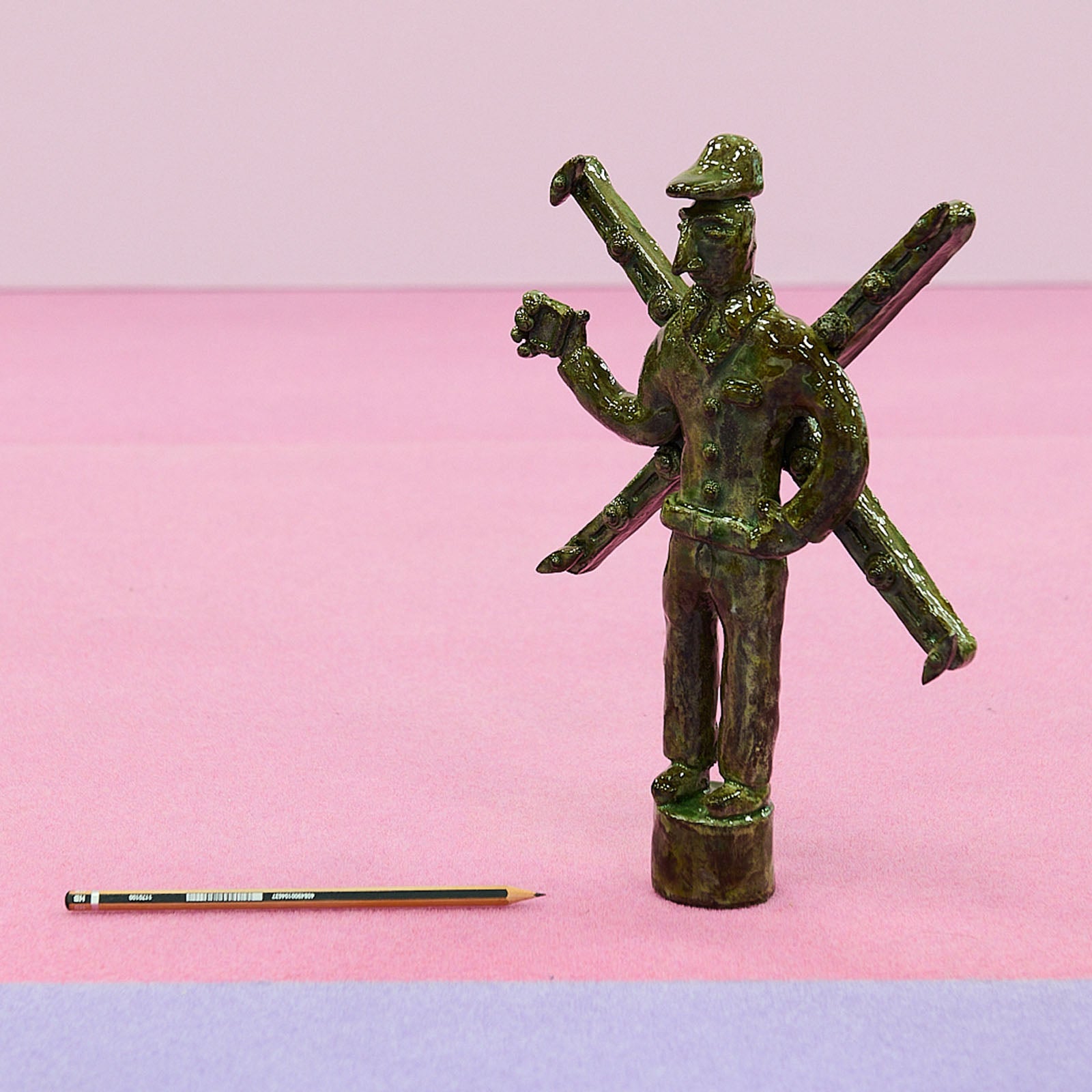 Maximilien Pellet & Antoine Liebaert - n°9 : Ancien épi de faîtage anthropomorphe représentant le génie digital de l’abondance Matérielle