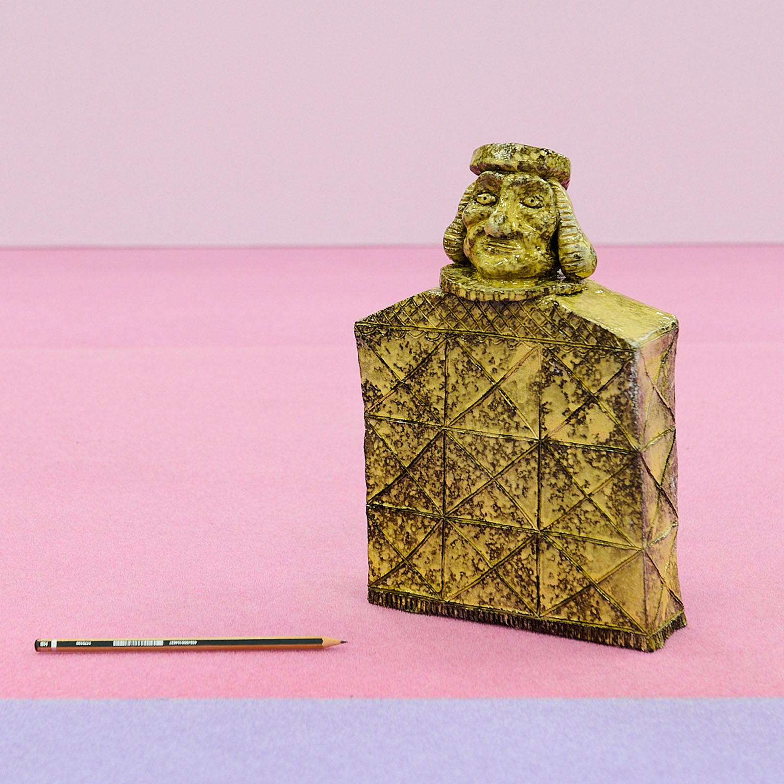 Maximilien Pellet & Antoine Liebaert - n°12 : Pot anthropomorphe en terre vernissée du Vexin, représentant le géant de la mythique cité de Mirapolis