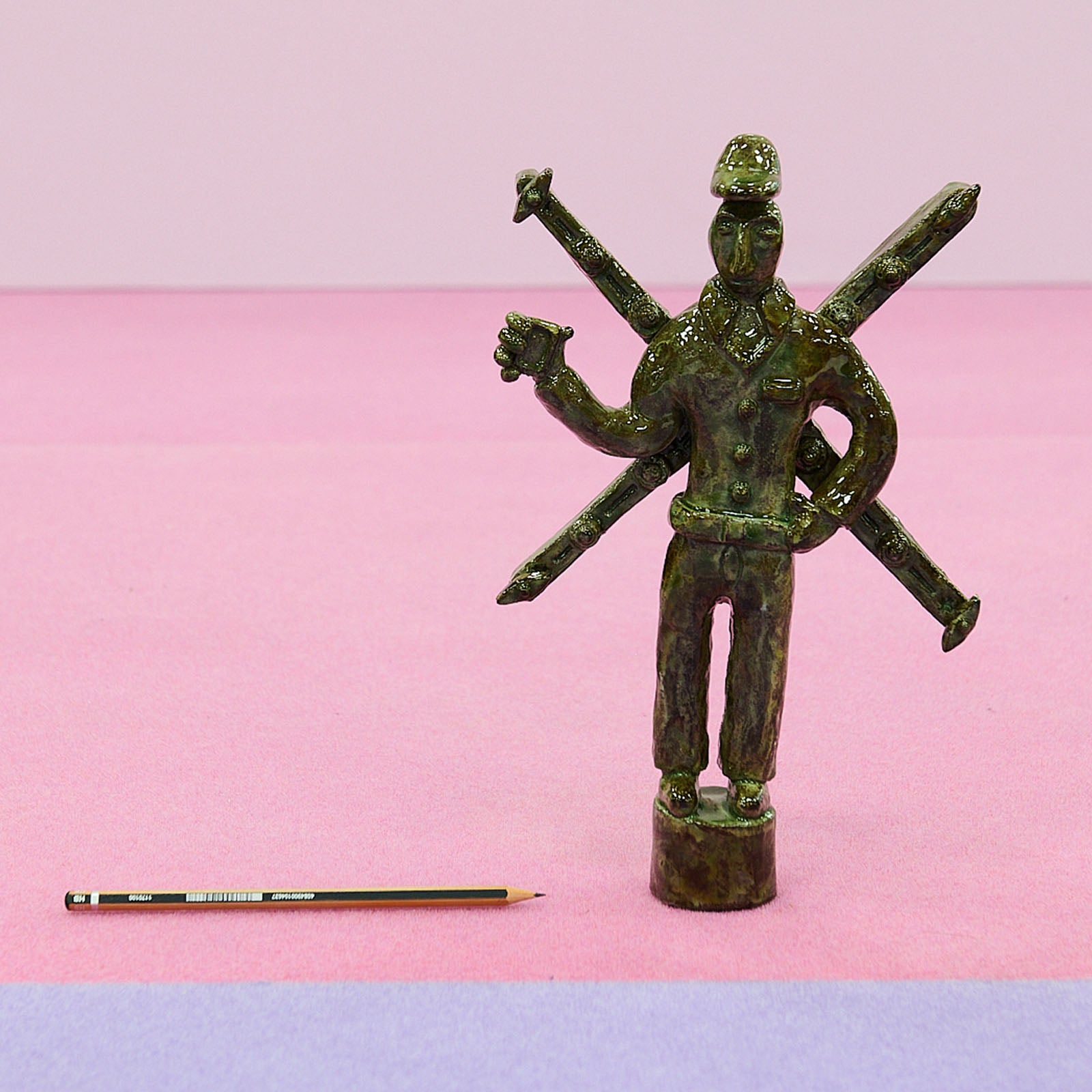 Maximilien Pellet & Antoine Liebaert - n°9 : Ancien épi de faîtage anthropomorphe représentant le génie digital de l’abondance Matérielle