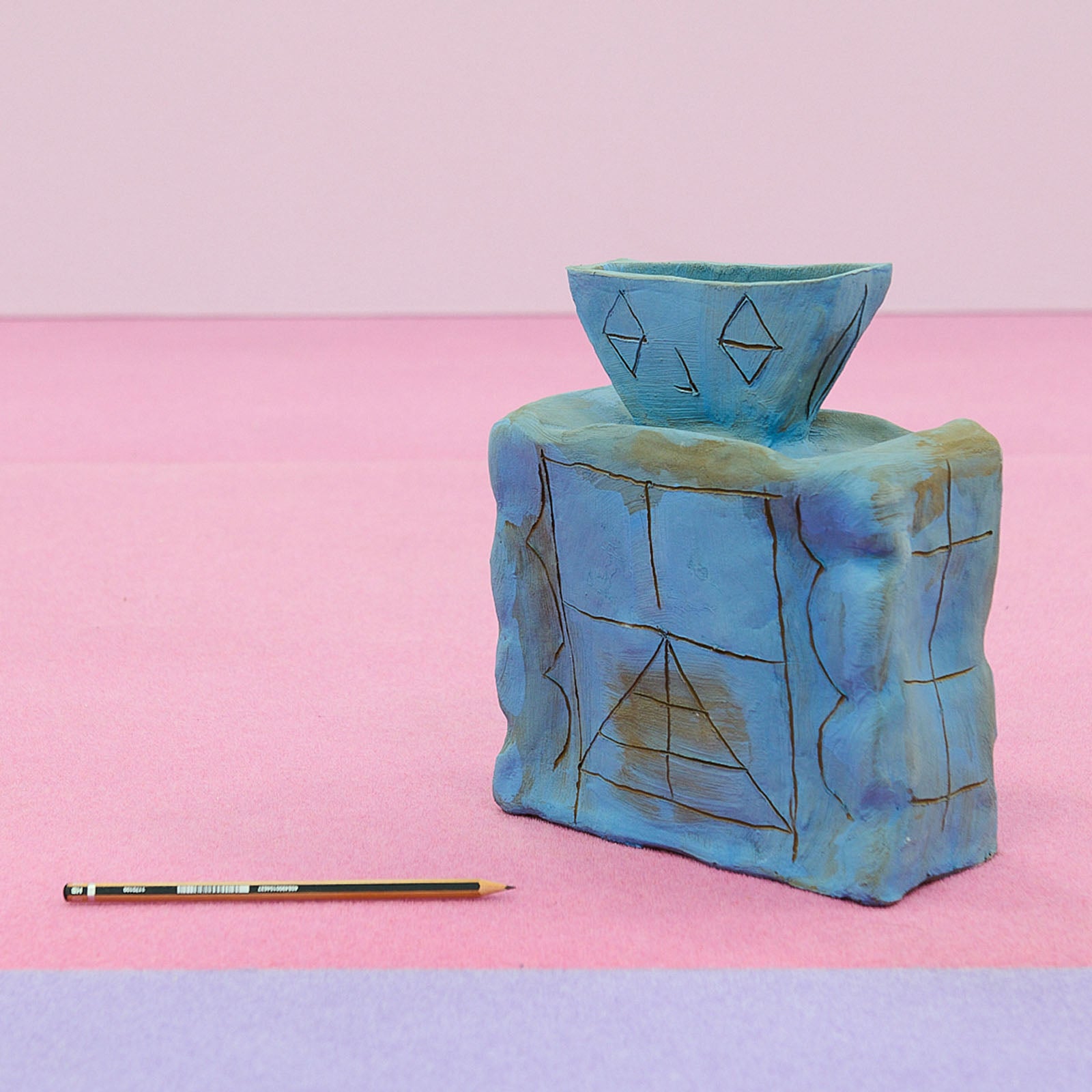 Maximilien Pellet & Antoine Liebaert - n°23 : Bouillotte anthropomorphe en terre cuite destinée aux enfants