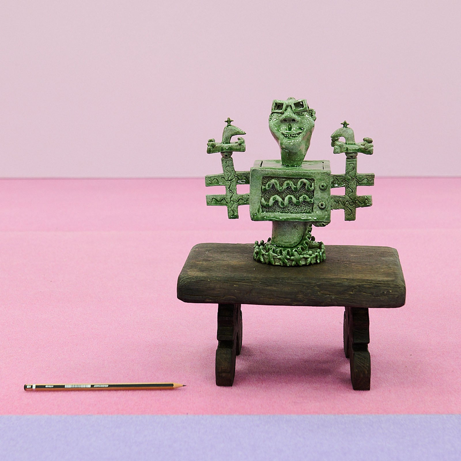 Maximilien Pellet & Antoine Liebaert - n°33 : Tabouret elviforme en bois, culture techno-sylvestre